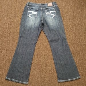 Maurices  Boot Cut Jeans Size 11/12 Reg